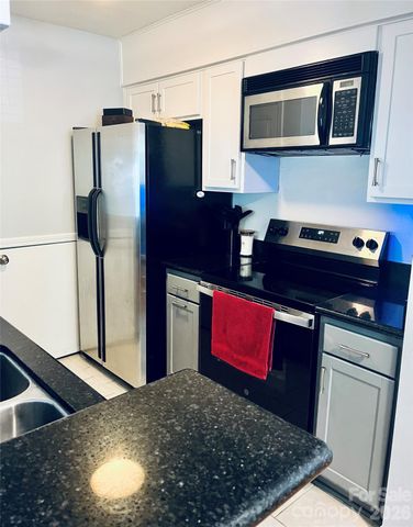 423 W 8th Street 73, Charlotte, NC 28202
