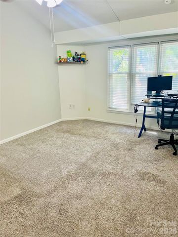 423 W 8th Street 73, Charlotte, NC 28202