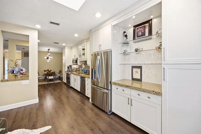 6738 Via Regina, Boca Raton, FL 33433