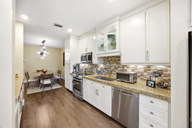 6738 Via Regina, Boca Raton, FL 33433