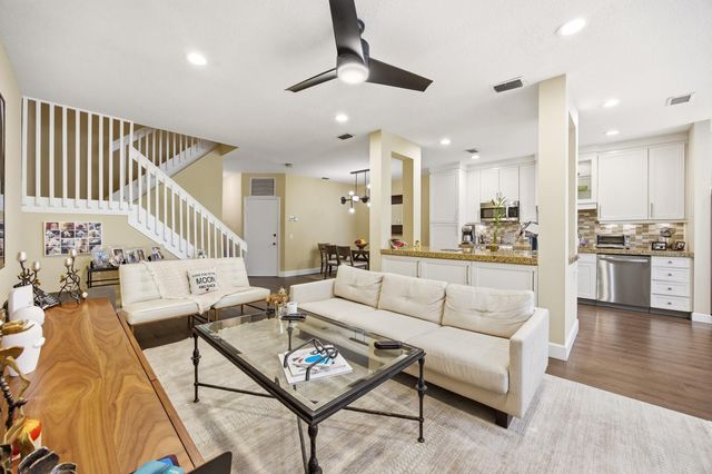 6738 Via Regina, Boca Raton, FL 33433