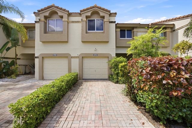 6738 Via Regina, Boca Raton, FL 33433