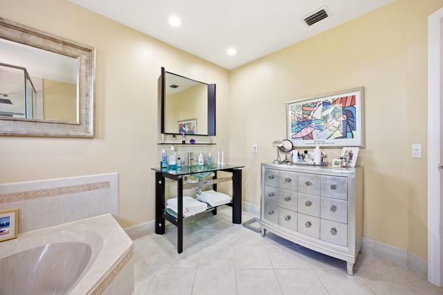 6738 Via Regina, Boca Raton, FL 33433