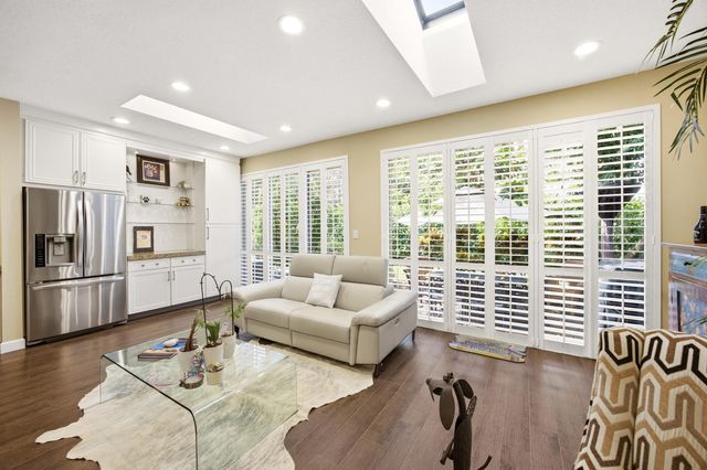 6738 Via Regina, Boca Raton, FL 33433