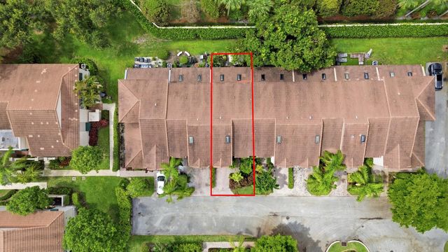 6738 Via Regina, Boca Raton, FL 33433