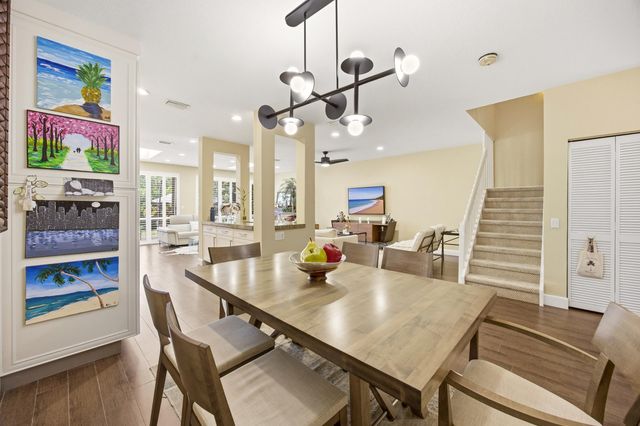 6738 Via Regina, Boca Raton, FL 33433
