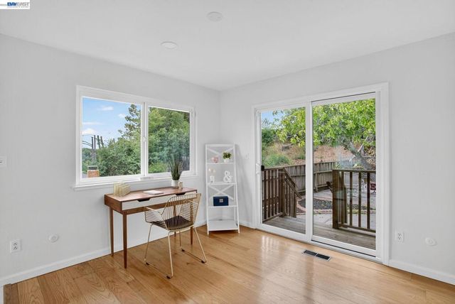 350 Elysian Fields Dr, Oakland, CA 94605