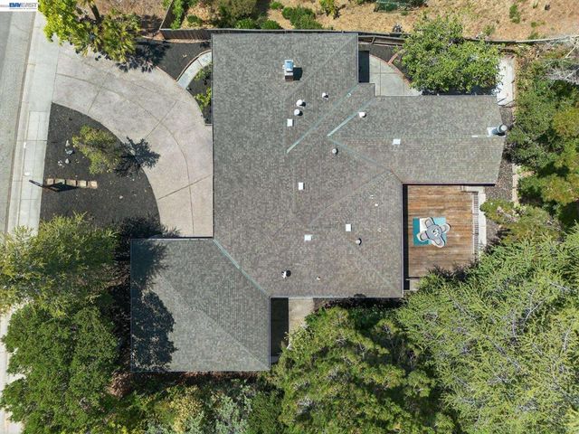 350 Elysian Fields Dr, Oakland, CA 94605