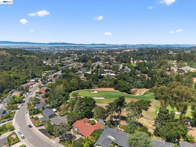 350 Elysian Fields Dr, Oakland, CA 94605