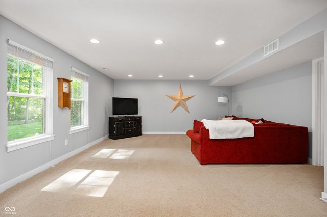 10214 Wicklow Court, Fishers, IN 46040