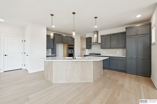 6013 S 214th Street, Elkhorn, NE 68022