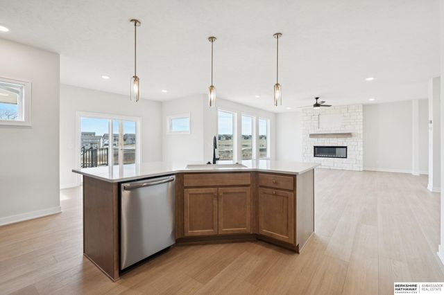 6013 S 214th Street, Elkhorn, NE 68022