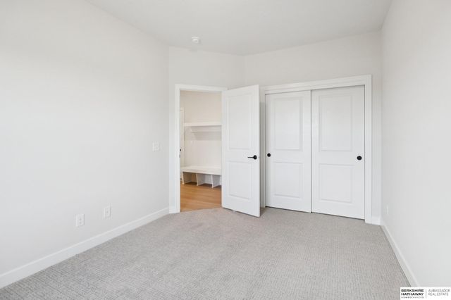 6013 S 214th Street, Elkhorn, NE 68022