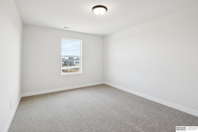 6013 S 214th Street, Elkhorn, NE 68022