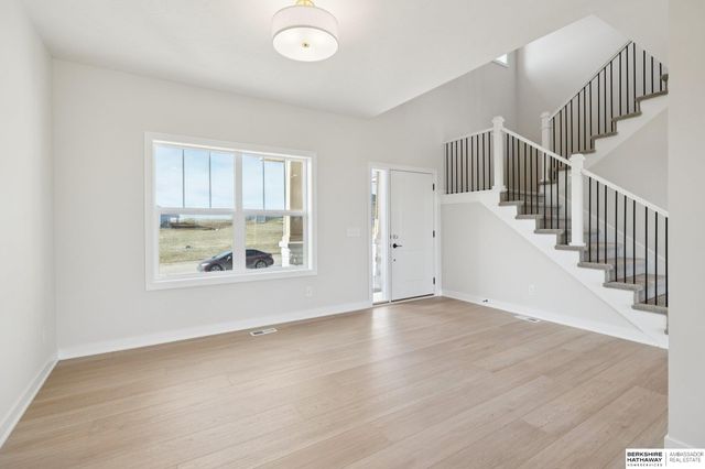 6013 S 214th Street, Elkhorn, NE 68022