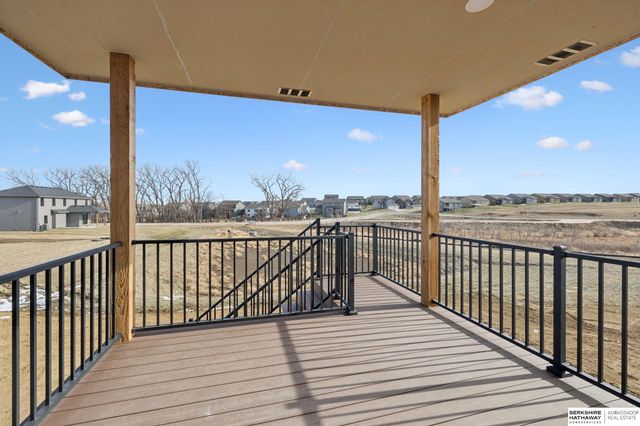 6013 S 214th Street, Elkhorn, NE 68022