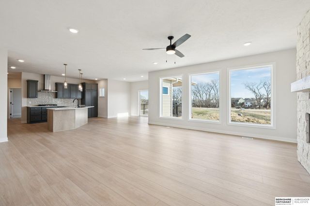 6013 S 214th Street, Elkhorn, NE 68022