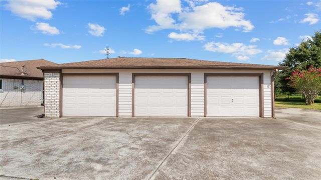 2915 Cemetery Road, Santa Fe, TX 77517