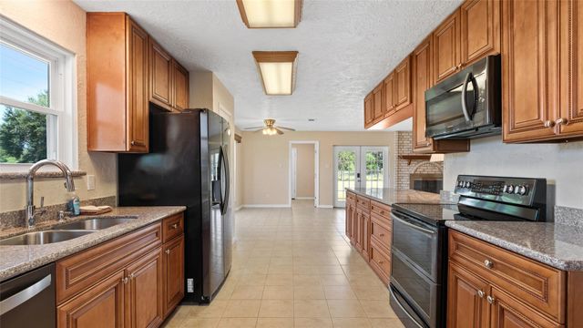 2915 Cemetery Road, Santa Fe, TX 77517