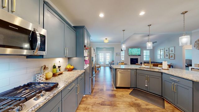 604 Muscadine Lane, Aberdeen, NC 28315