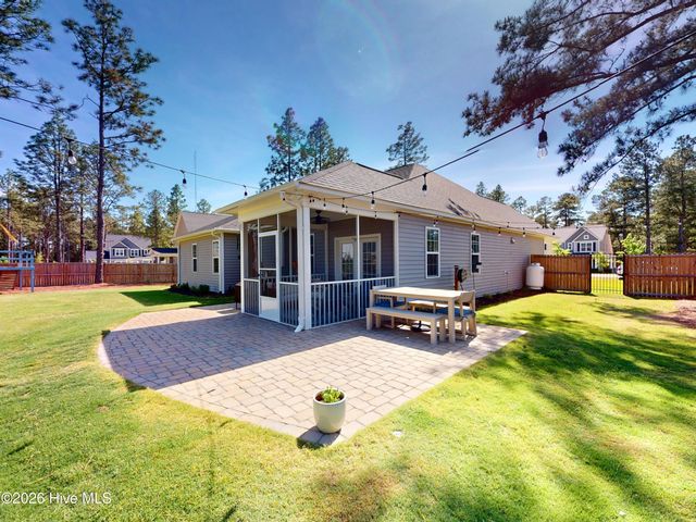604 Muscadine Lane, Aberdeen, NC 28315