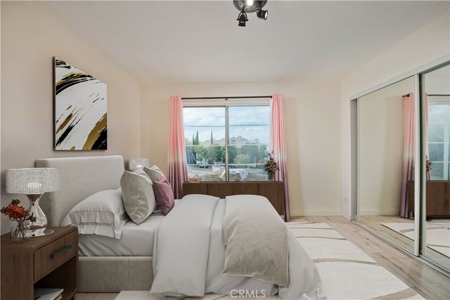 22809 Del Valle 8, Woodland Hills, CA 91364