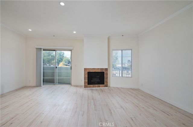 22809 Del Valle 8, Woodland Hills, CA 91364