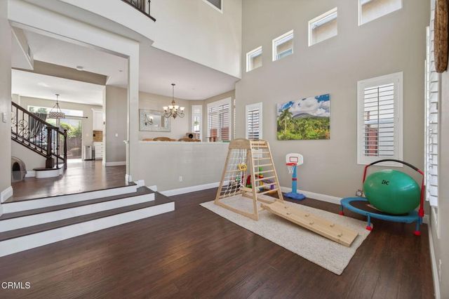669 Saratoga Avenue, Ventura, CA 93003