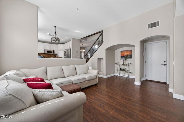 669 Saratoga Avenue, Ventura, CA 93003