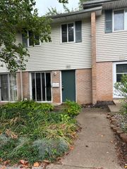 3647 Kenbrooke Court, Kalamazoo City, MI 49006