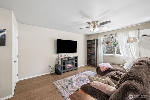 6422 198th Street E, Spanaway, WA 98387