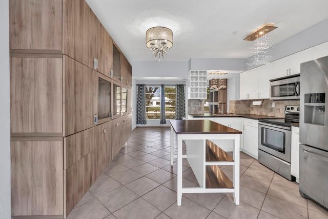 7115 NW 73rd Street, Tamarac, FL 33321