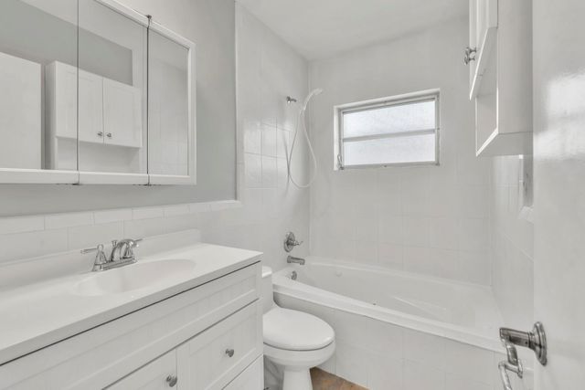 7115 NW 73rd Street, Tamarac, FL 33321