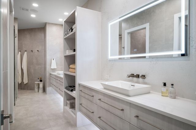 1930 Frosted Turquoise Way, Vero Beach, FL 32963