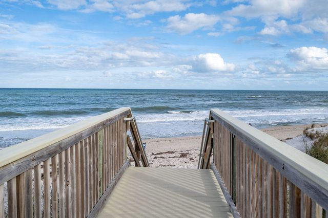 1930 Frosted Turquoise Way, Vero Beach, FL 32963