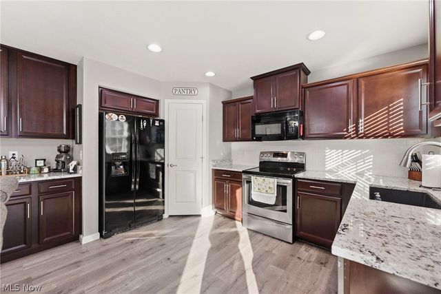 9858 Gabriels Way, Concord, OH 44060