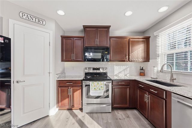 9858 Gabriels Way, Concord, OH 44060