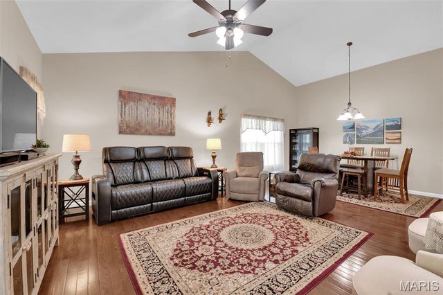 218 Fiddlecreek Ridge Road 218, Wentzville, MO 63385