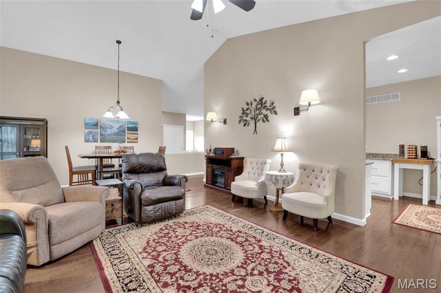 218 Fiddlecreek Ridge Road 218, Wentzville, MO 63385