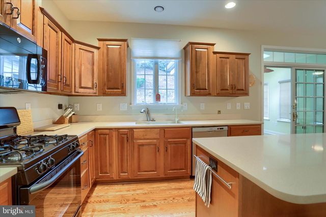 1012 JENKINS GRV, Enola, PA 17025