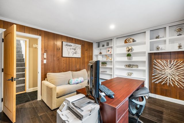 3 Old Brook Dr, Worcester, MA 01609