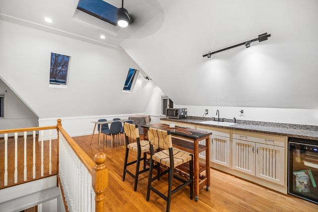 3 Old Brook Dr, Worcester, MA 01609