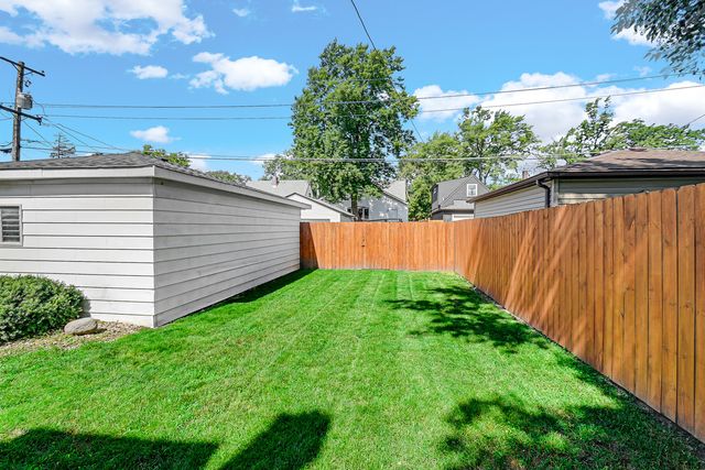 17646 State Line Avenue, Lansing, IL 60438