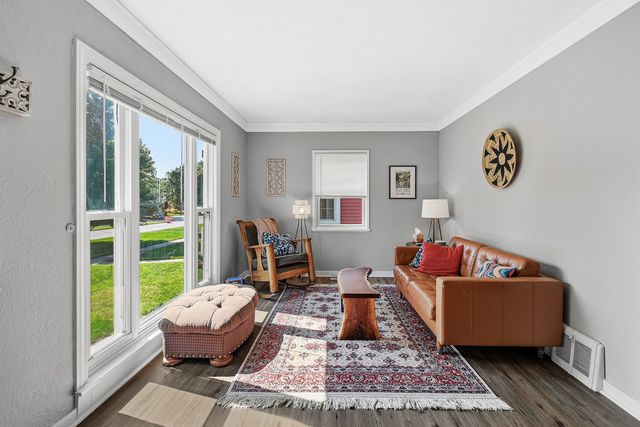 17646 State Line Avenue, Lansing, IL 60438