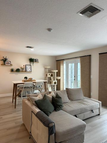 1120 W Lakes Drive, Deerfield Beach, FL 33442