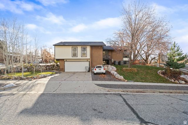 796 NANCY DR, South Ogden, UT 84403