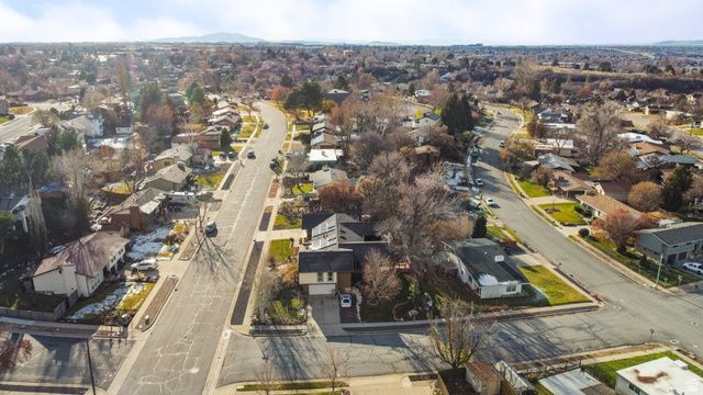 796 NANCY DR, South Ogden, UT 84403