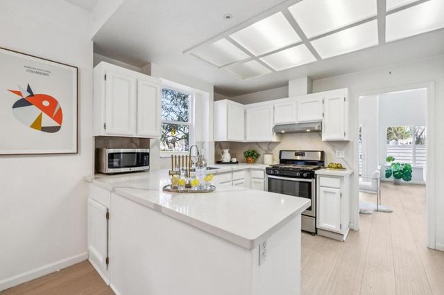 1 Binnacle Lane, Foster City, CA 94404