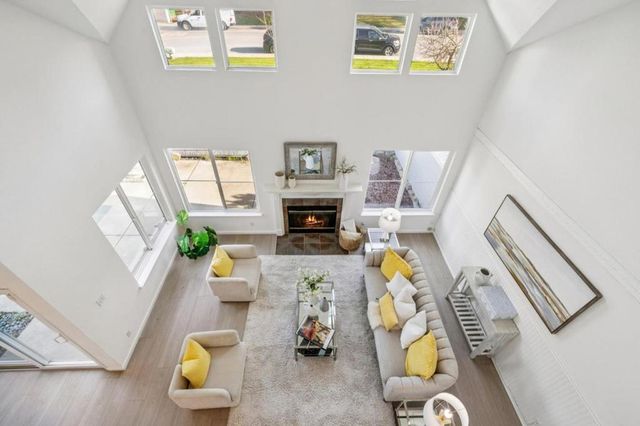 1 Binnacle Lane, Foster City, CA 94404