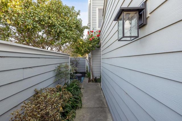 1 Binnacle Lane, Foster City, CA 94404